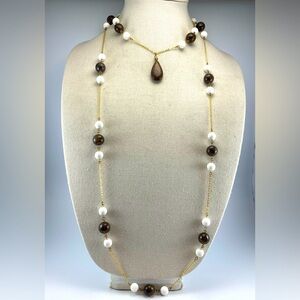 Stunning Unsigned Gold Tone Bronzite Milk Glass Beaded Pendant Layer Necklace